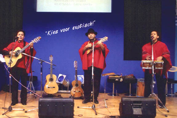 Buchen Sie die südamerikanische Band Los Andinos Latin American Live-Musik für Ihre Hochzeit, Festival oder Ihre Firmenfeier